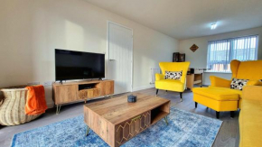 Modern New Build 3-Storey Home with Parking near Leicester City Centre